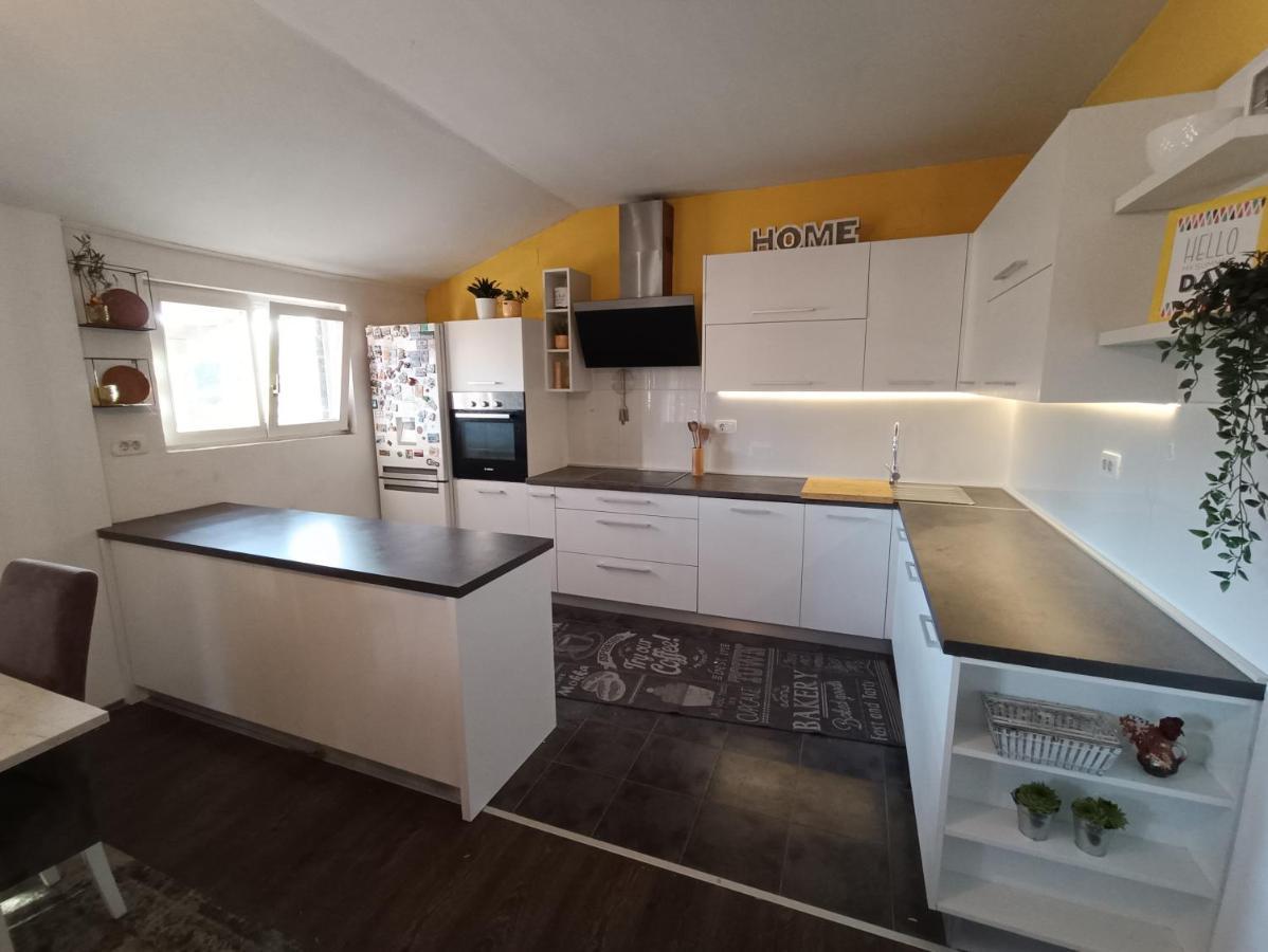 شقة Apartman Brigita بيوغْغاد نا موغو المظهر الخارجي الصورة
